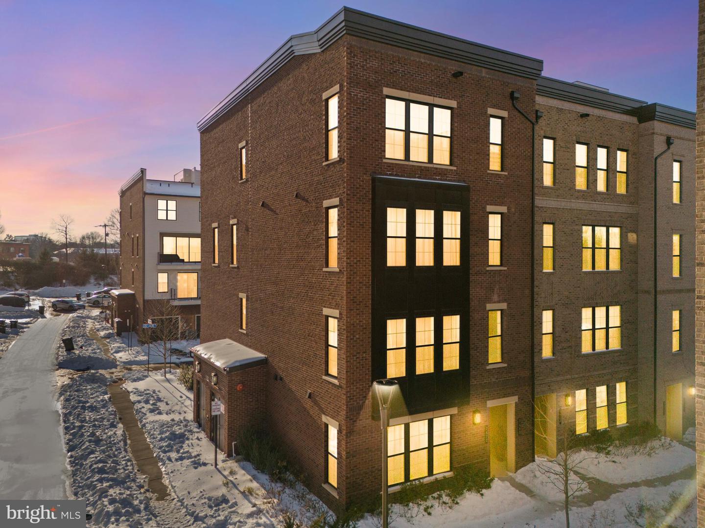 7470 BACKETT WOOD TER #301, MCLEAN, Virginia 22102, 3 Bedrooms Bedrooms, ,2 BathroomsBathrooms,Residential,For sale,7470 BACKETT WOOD TER #301,VAFX2283108 MLS # VAFX2283108