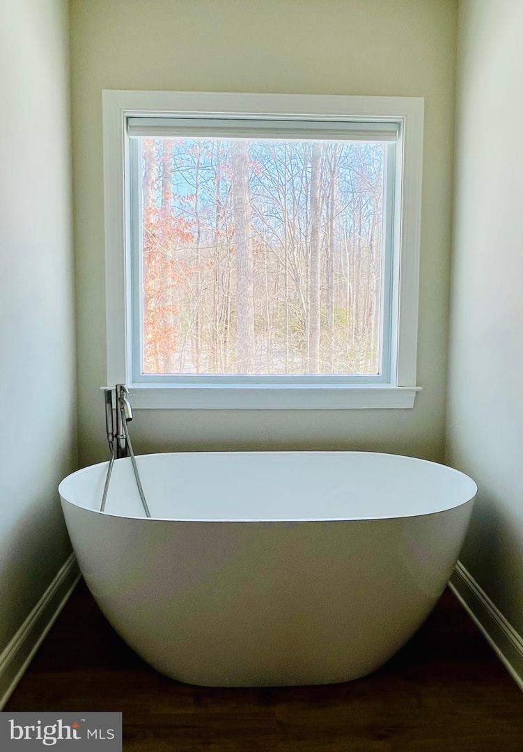 116 WAYPOINTE CT, FREDERICKSBURG, Virginia 22406, 4 Bedrooms Bedrooms, ,3 BathroomsBathrooms,Residential,For sale,116 WAYPOINTE CT,VAST2045152 MLS # VAST2045152