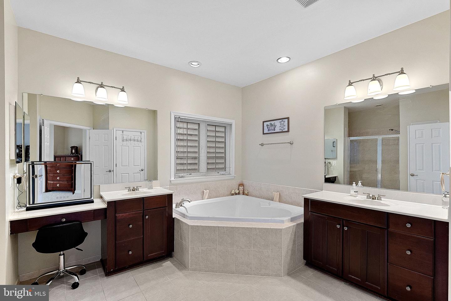 2467 CYPRESS GREEN LN, HERNDON, Virginia 20171, 4 Bedrooms Bedrooms, ,4 BathroomsBathrooms,Residential,For sale,2467 CYPRESS GREEN LN,VAFX2285200 MLS # VAFX2285200