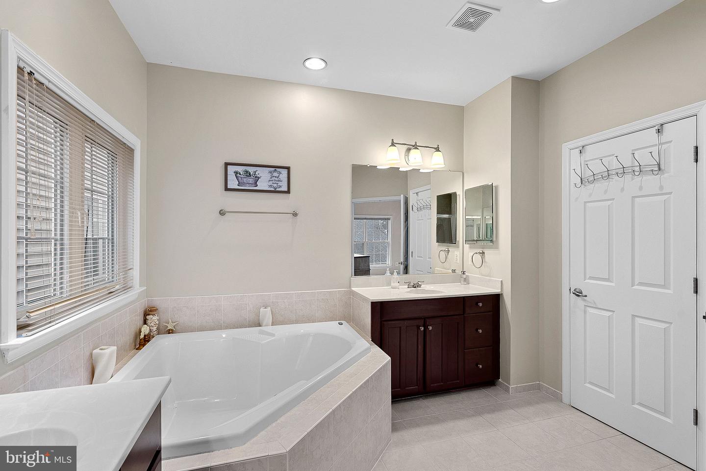 2467 CYPRESS GREEN LN, HERNDON, Virginia 20171, 4 Bedrooms Bedrooms, ,4 BathroomsBathrooms,Residential,For sale,2467 CYPRESS GREEN LN,VAFX2285200 MLS # VAFX2285200