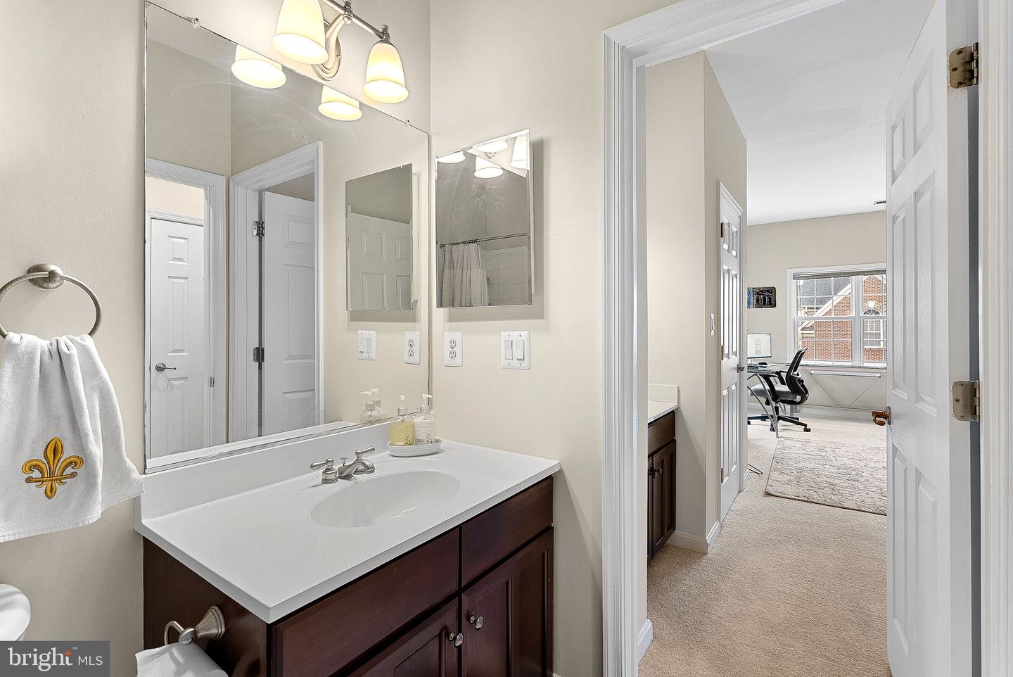 2467 CYPRESS GREEN LN, HERNDON, Virginia 20171, 4 Bedrooms Bedrooms, ,4 BathroomsBathrooms,Residential,For sale,2467 CYPRESS GREEN LN,VAFX2285200 MLS # VAFX2285200