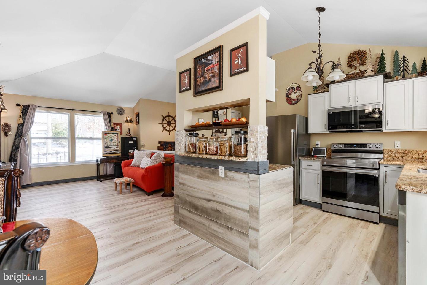 4207 LAKEVIEW PKWY, LOCUST GROVE, Virginia 22508, 3 Bedrooms Bedrooms, ,2 BathroomsBathrooms,Residential,For sale,4207 LAKEVIEW PKWY,VAOR2013104 MLS # VAOR2013104