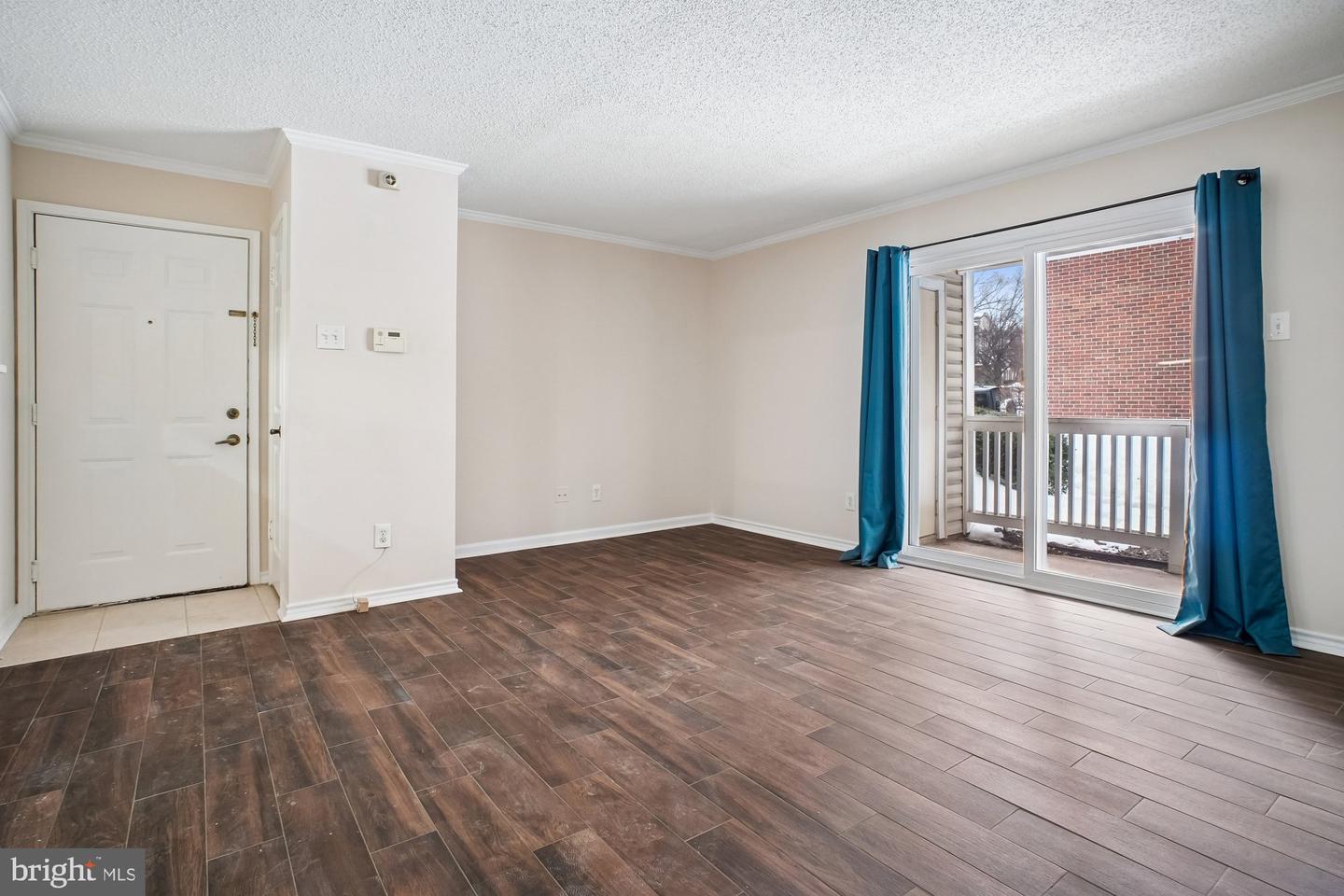 1536 LINCOLN WAY #101, MCLEAN, Virginia 22102, 1 Bedroom Bedrooms, ,1 BathroomBathrooms,Residential,For sale,1536 LINCOLN WAY #101,VAFX2285812 MLS # VAFX2285812