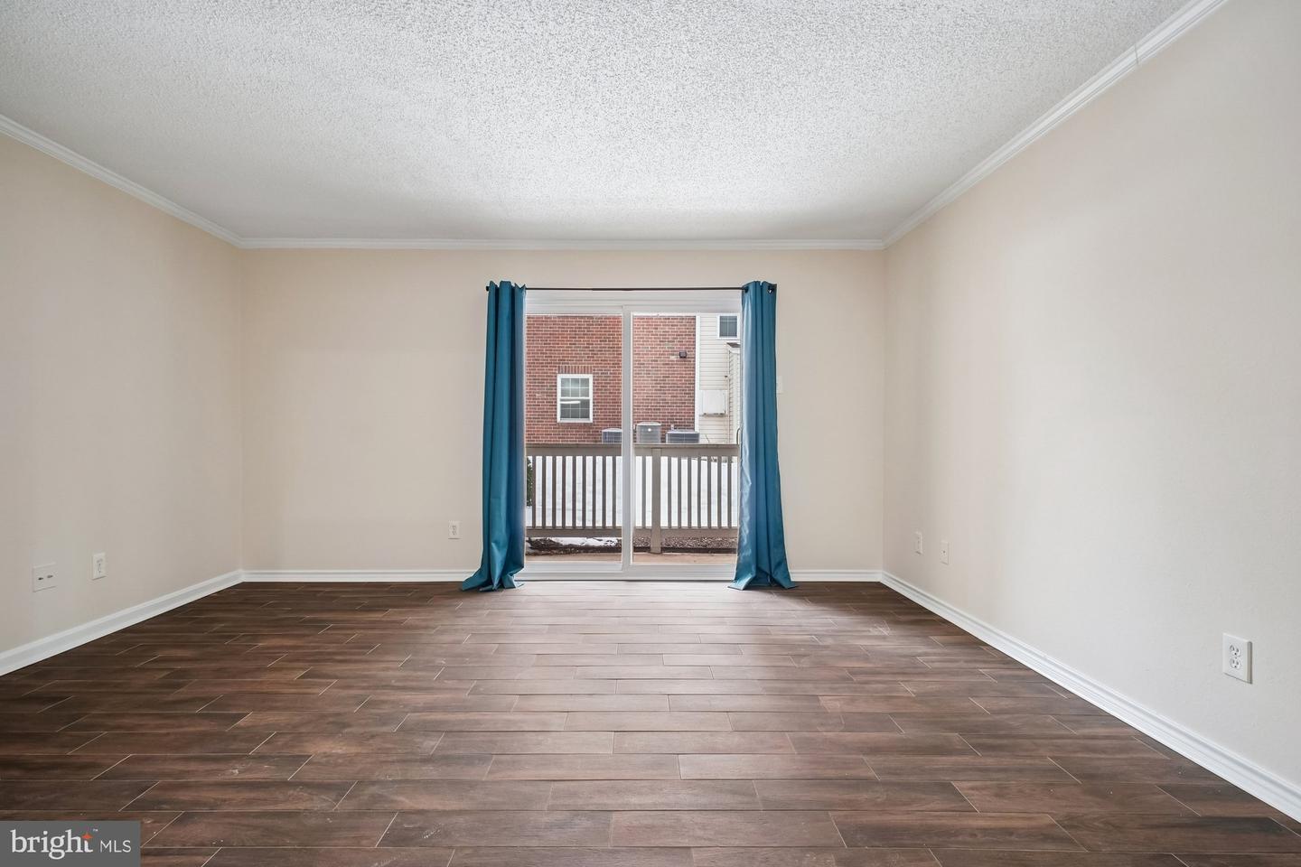 1536 LINCOLN WAY #101, MCLEAN, Virginia 22102, 1 Bedroom Bedrooms, ,1 BathroomBathrooms,Residential,For sale,1536 LINCOLN WAY #101,VAFX2285812 MLS # VAFX2285812