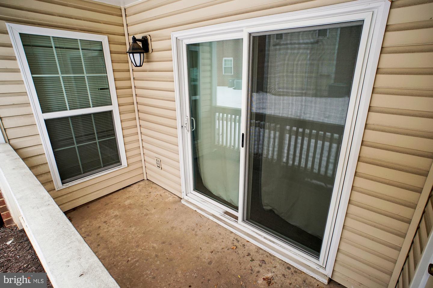 1536 LINCOLN WAY #101, MCLEAN, Virginia 22102, 1 Bedroom Bedrooms, ,1 BathroomBathrooms,Residential,For sale,1536 LINCOLN WAY #101,VAFX2285812 MLS # VAFX2285812