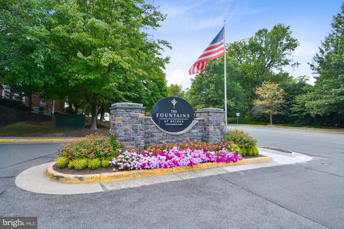 1536 LINCOLN WAY #101, MCLEAN, Virginia 22102, 1 Bedroom Bedrooms, ,1 BathroomBathrooms,Residential,For sale,1536 LINCOLN WAY #101,VAFX2285812 MLS # VAFX2285812