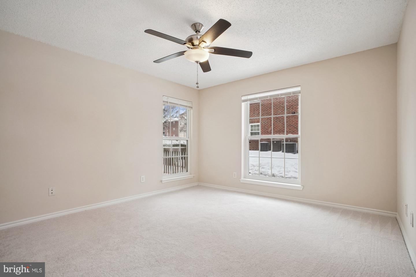 1536 LINCOLN WAY #101, MCLEAN, Virginia 22102, 1 Bedroom Bedrooms, ,1 BathroomBathrooms,Residential,For sale,1536 LINCOLN WAY #101,VAFX2285812 MLS # VAFX2285812