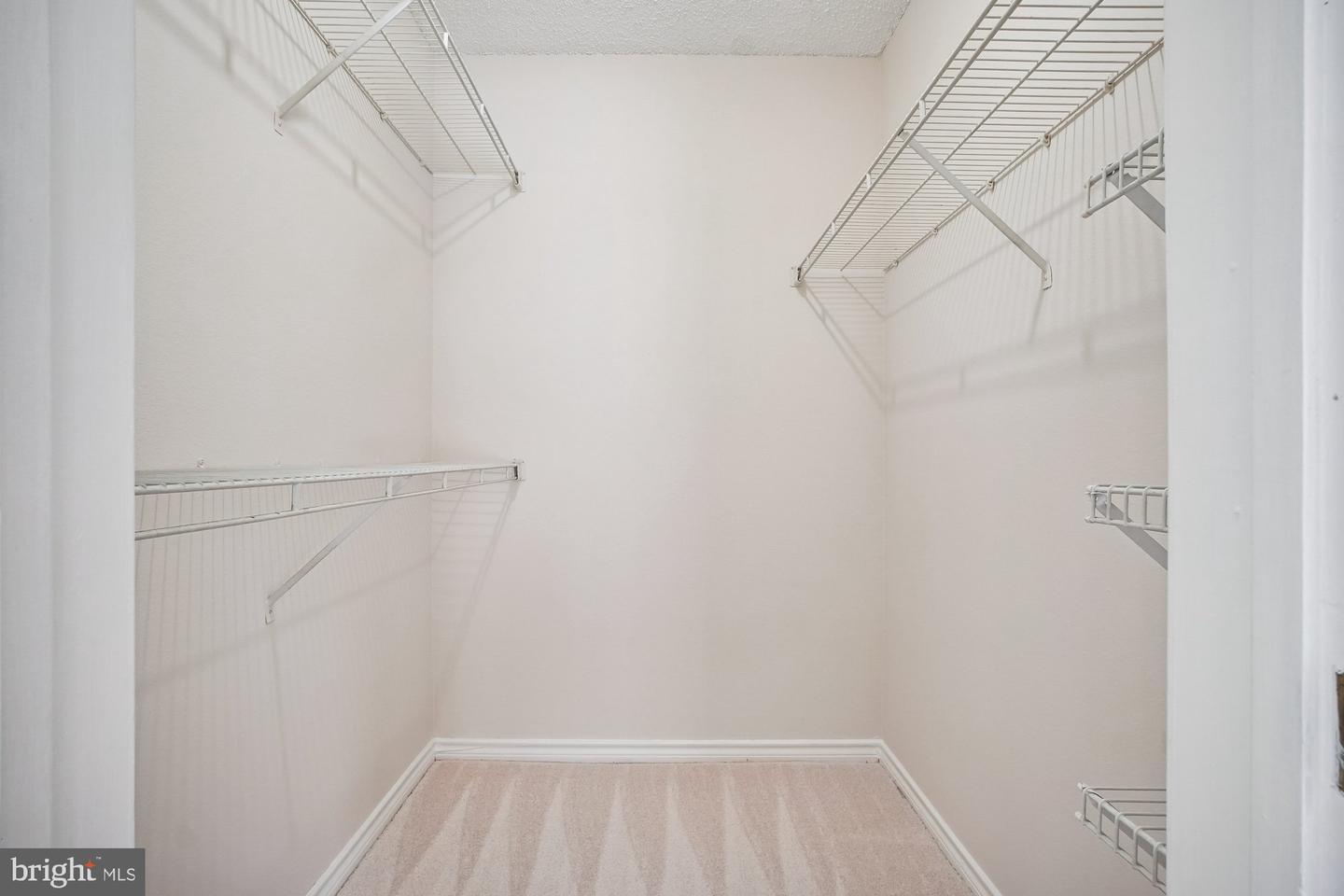 1536 LINCOLN WAY #101, MCLEAN, Virginia 22102, 1 Bedroom Bedrooms, ,1 BathroomBathrooms,Residential,For sale,1536 LINCOLN WAY #101,VAFX2285812 MLS # VAFX2285812