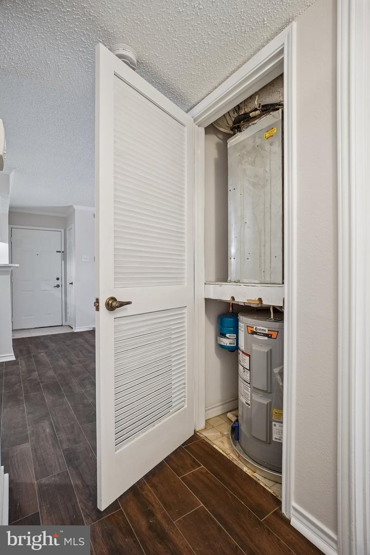 1536 LINCOLN WAY #101, MCLEAN, Virginia 22102, 1 Bedroom Bedrooms, ,1 BathroomBathrooms,Residential,For sale,1536 LINCOLN WAY #101,VAFX2285812 MLS # VAFX2285812