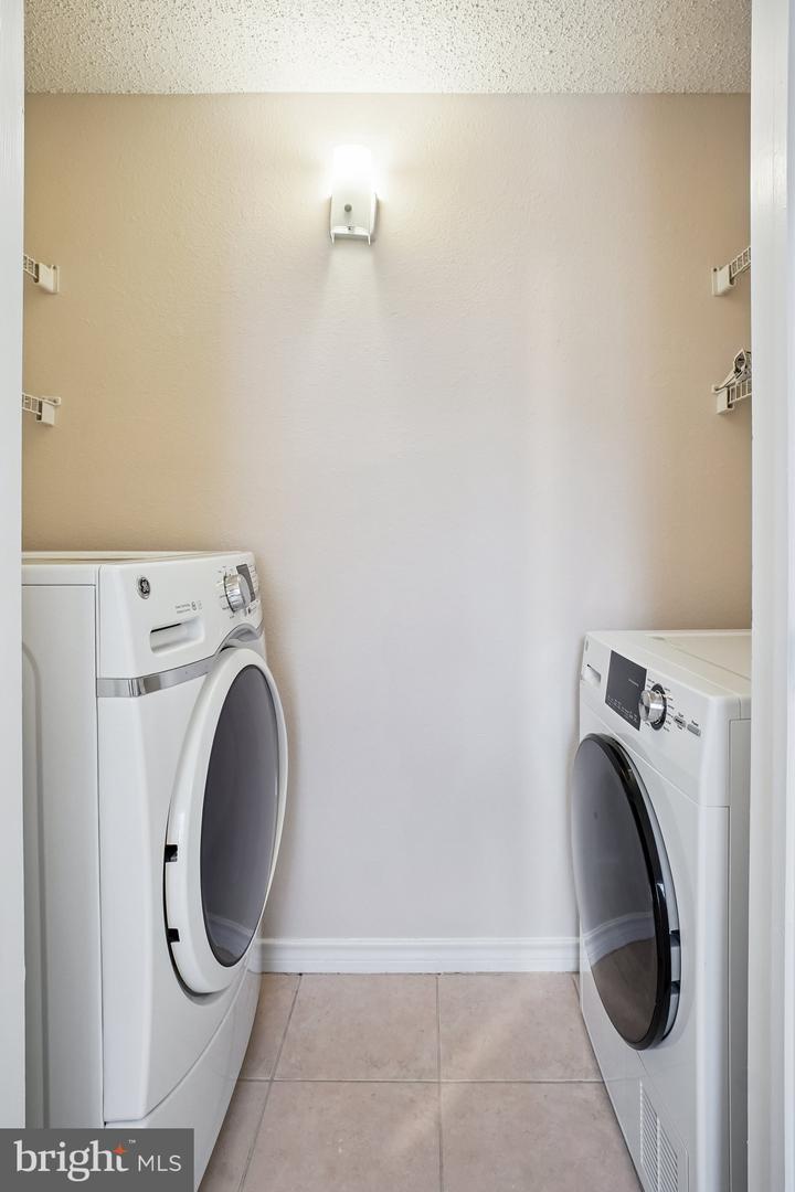 1536 LINCOLN WAY #101, MCLEAN, Virginia 22102, 1 Bedroom Bedrooms, ,1 BathroomBathrooms,Residential,For sale,1536 LINCOLN WAY #101,VAFX2285812 MLS # VAFX2285812