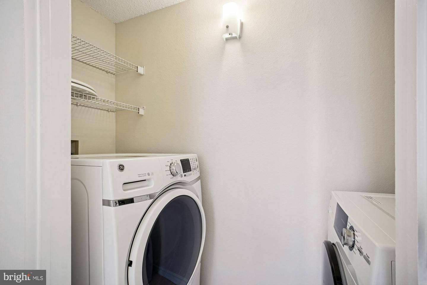 1536 LINCOLN WAY #101, MCLEAN, Virginia 22102, 1 Bedroom Bedrooms, ,1 BathroomBathrooms,Residential,For sale,1536 LINCOLN WAY #101,VAFX2285812 MLS # VAFX2285812