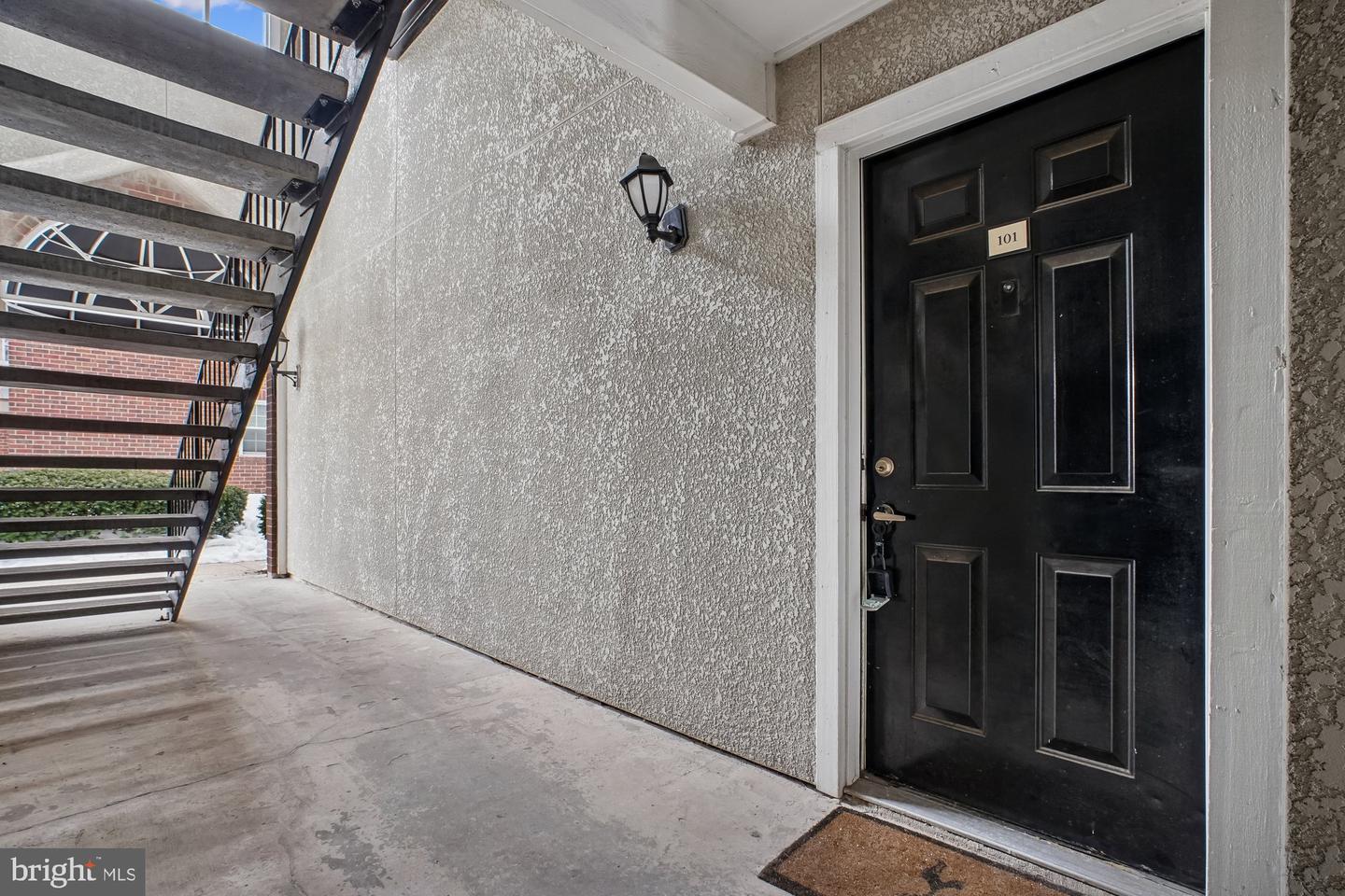 1536 LINCOLN WAY #101, MCLEAN, Virginia 22102, 1 Bedroom Bedrooms, ,1 BathroomBathrooms,Residential,For sale,1536 LINCOLN WAY #101,VAFX2285812 MLS # VAFX2285812