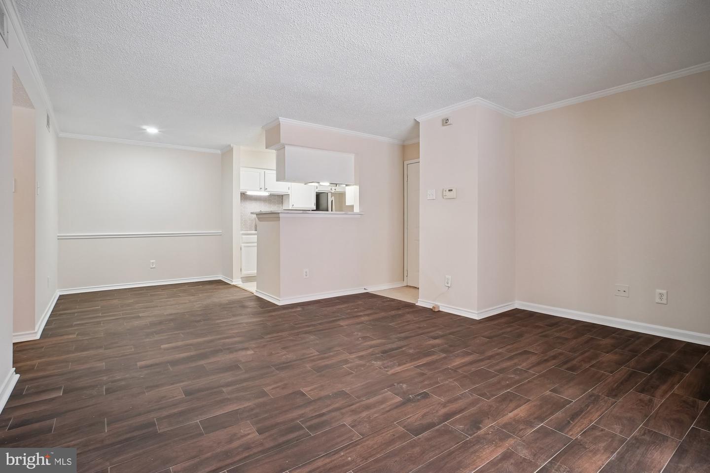 1536 LINCOLN WAY #101, MCLEAN, Virginia 22102, 1 Bedroom Bedrooms, ,1 BathroomBathrooms,Residential,For sale,1536 LINCOLN WAY #101,VAFX2285812 MLS # VAFX2285812