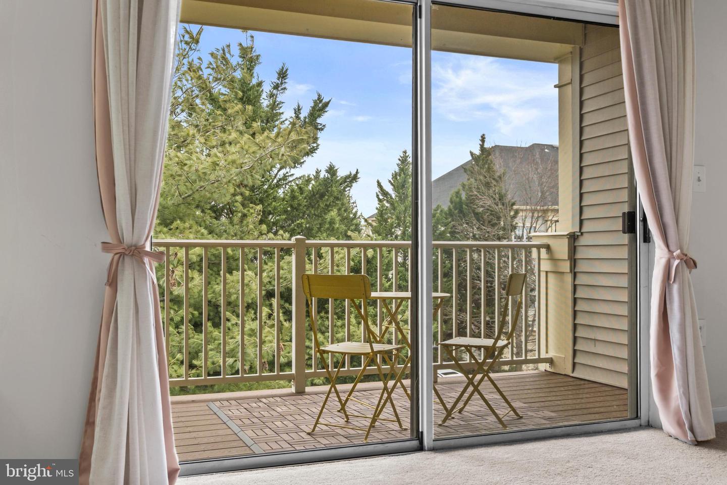 11338 WESTBROOK MILL LN #303, FAIRFAX, Virginia 22030, 3 Bedrooms Bedrooms, ,2 BathroomsBathrooms,Residential,For sale,11338 WESTBROOK MILL LN #303,VAFX2285908 MLS # VAFX2285908