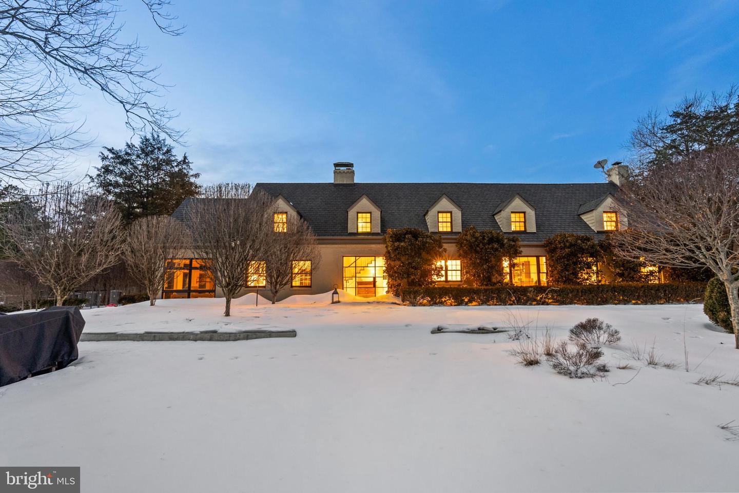 3022 FOX MILL RD, OAKTON, Virginia 22124, 4 Bedrooms Bedrooms, 10 Rooms Rooms,4 BathroomsBathrooms,Residential,For sale,3022 FOX MILL RD,VAFX2286094 MLS # VAFX2286094