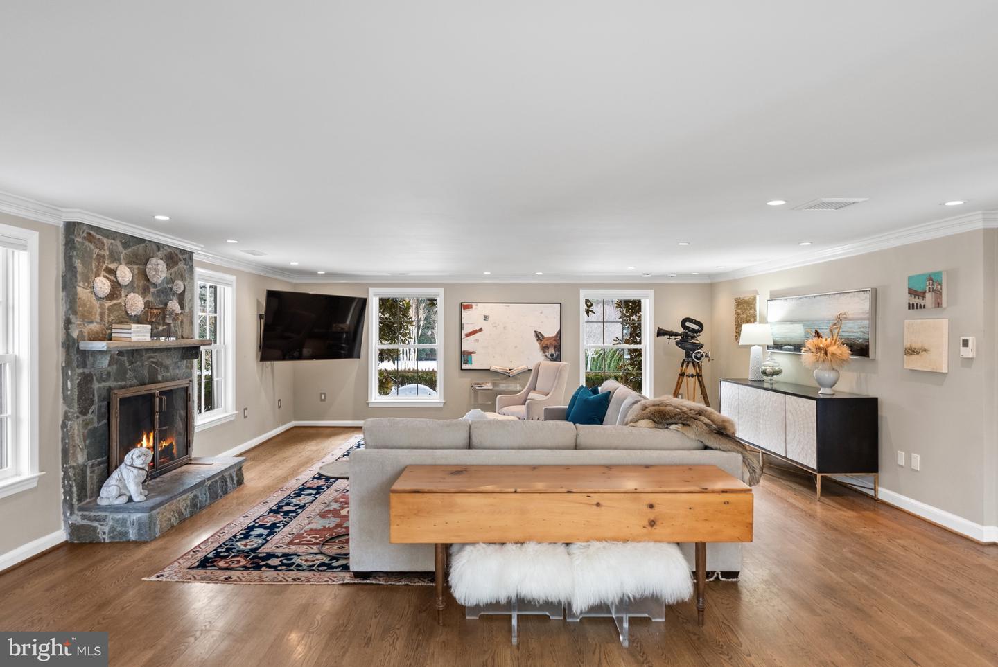 3022 FOX MILL RD, OAKTON, Virginia 22124, 4 Bedrooms Bedrooms, 10 Rooms Rooms,4 BathroomsBathrooms,Residential,For sale,3022 FOX MILL RD,VAFX2286094 MLS # VAFX2286094