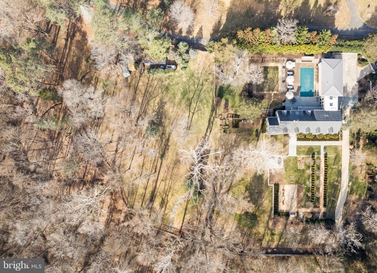 3022 FOX MILL RD, OAKTON, Virginia 22124, 4 Bedrooms Bedrooms, 10 Rooms Rooms,4 BathroomsBathrooms,Residential,For sale,3022 FOX MILL RD,VAFX2286094 MLS # VAFX2286094