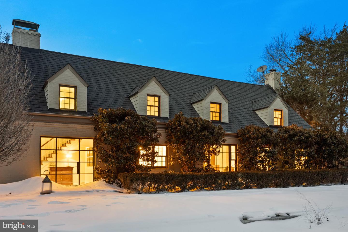 3022 FOX MILL RD, OAKTON, Virginia 22124, 4 Bedrooms Bedrooms, 10 Rooms Rooms,4 BathroomsBathrooms,Residential,For sale,3022 FOX MILL RD,VAFX2286094 MLS # VAFX2286094