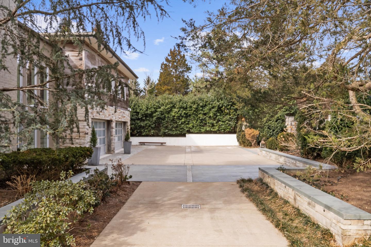 3022 FOX MILL RD, OAKTON, Virginia 22124, 4 Bedrooms Bedrooms, 10 Rooms Rooms,4 BathroomsBathrooms,Residential,For sale,3022 FOX MILL RD,VAFX2286094 MLS # VAFX2286094