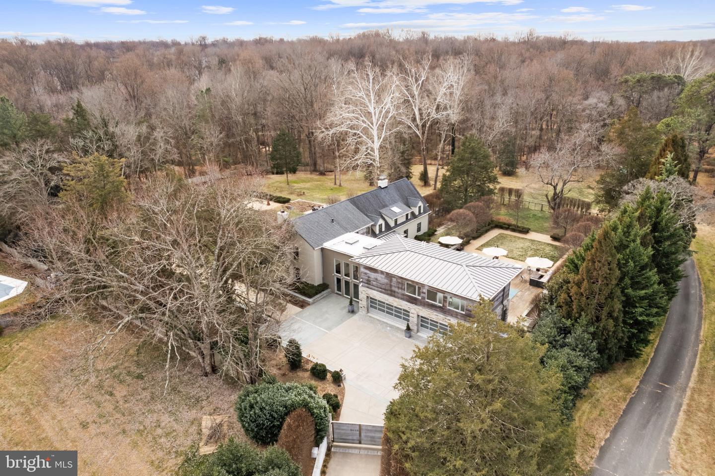 3022 FOX MILL RD, OAKTON, Virginia 22124, 4 Bedrooms Bedrooms, 10 Rooms Rooms,4 BathroomsBathrooms,Residential,For sale,3022 FOX MILL RD,VAFX2286094 MLS # VAFX2286094