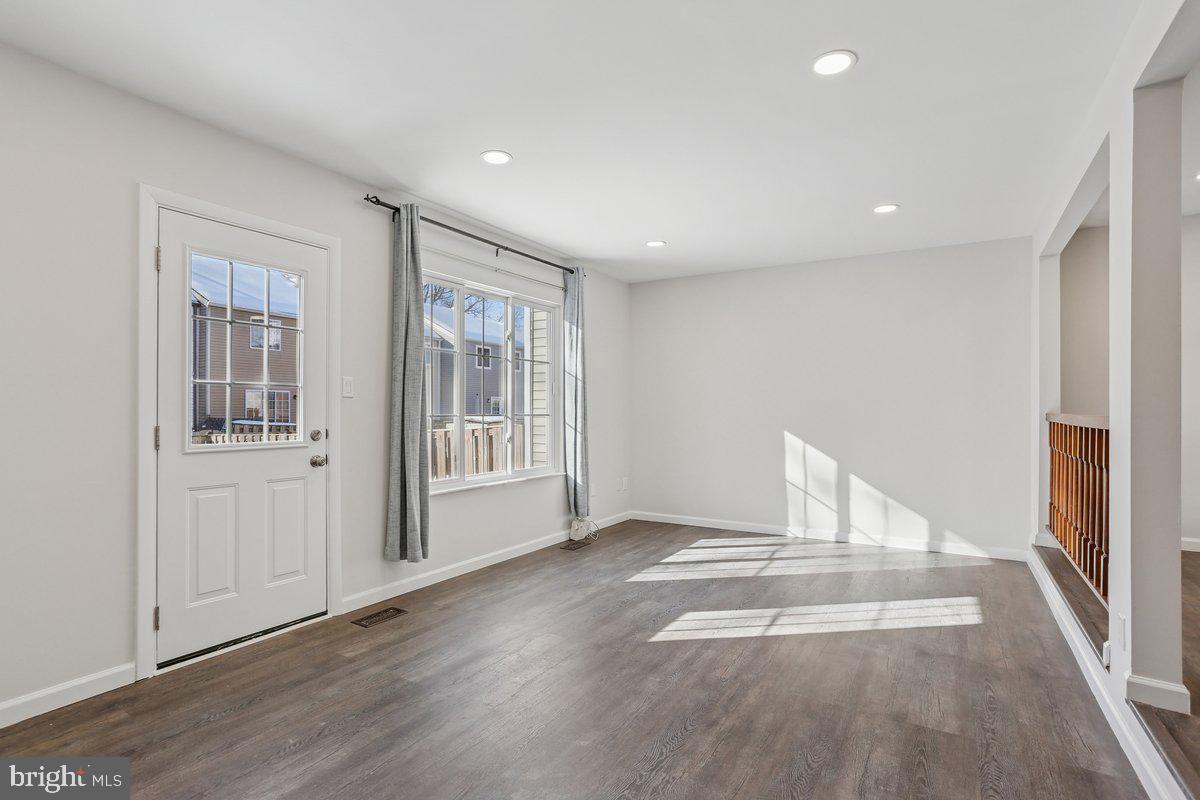 2903 MONTAUK CT, FALLS CHURCH, Virginia 22042, 3 Bedrooms Bedrooms, ,3 BathroomsBathrooms,Residential,For sale,2903 MONTAUK CT,VAFX2286952 MLS # VAFX2286952