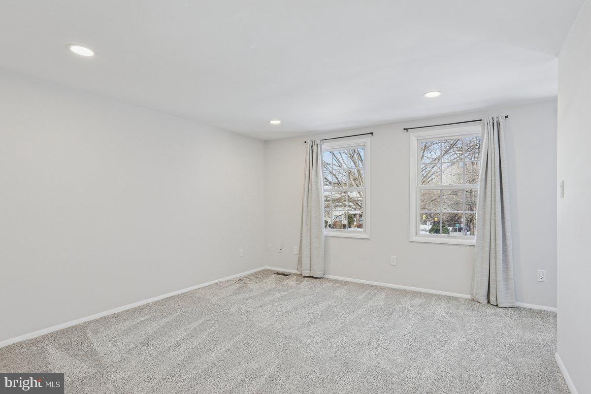 2903 MONTAUK CT, FALLS CHURCH, Virginia 22042, 3 Bedrooms Bedrooms, ,3 BathroomsBathrooms,Residential,For sale,2903 MONTAUK CT,VAFX2286952 MLS # VAFX2286952