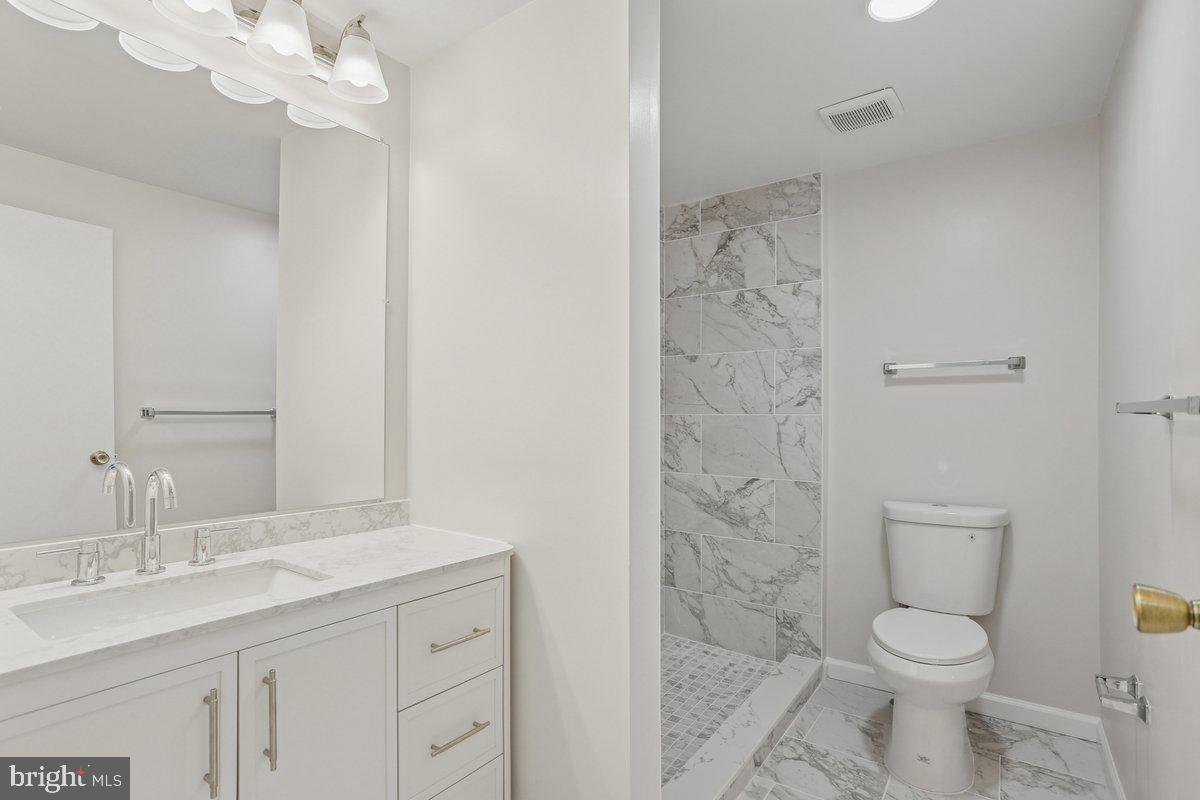 2903 MONTAUK CT, FALLS CHURCH, Virginia 22042, 3 Bedrooms Bedrooms, ,3 BathroomsBathrooms,Residential,For sale,2903 MONTAUK CT,VAFX2286952 MLS # VAFX2286952