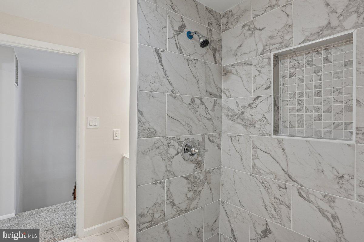 2903 MONTAUK CT, FALLS CHURCH, Virginia 22042, 3 Bedrooms Bedrooms, ,3 BathroomsBathrooms,Residential,For sale,2903 MONTAUK CT,VAFX2286952 MLS # VAFX2286952