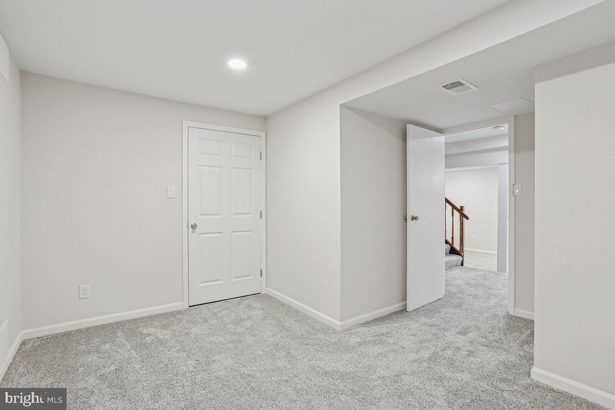 2903 MONTAUK CT, FALLS CHURCH, Virginia 22042, 3 Bedrooms Bedrooms, ,3 BathroomsBathrooms,Residential,For sale,2903 MONTAUK CT,VAFX2286952 MLS # VAFX2286952