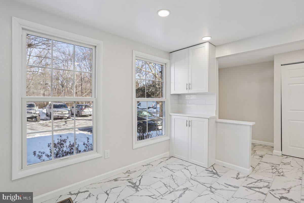2903 MONTAUK CT, FALLS CHURCH, Virginia 22042, 3 Bedrooms Bedrooms, ,3 BathroomsBathrooms,Residential,For sale,2903 MONTAUK CT,VAFX2286952 MLS # VAFX2286952