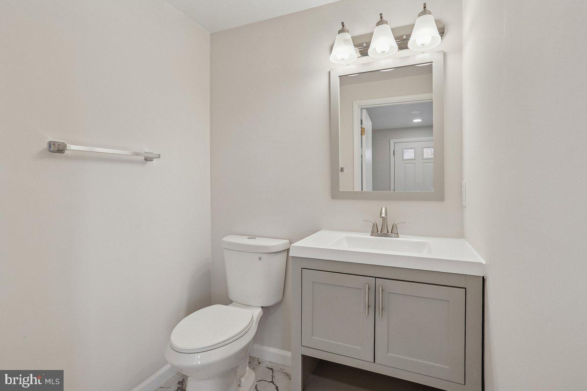 2903 MONTAUK CT, FALLS CHURCH, Virginia 22042, 3 Bedrooms Bedrooms, ,3 BathroomsBathrooms,Residential,For sale,2903 MONTAUK CT,VAFX2286952 MLS # VAFX2286952