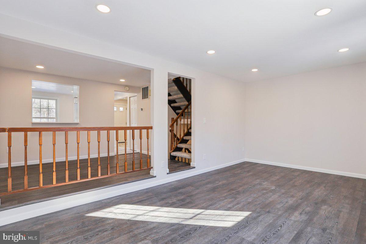 2903 MONTAUK CT, FALLS CHURCH, Virginia 22042, 3 Bedrooms Bedrooms, ,3 BathroomsBathrooms,Residential,For sale,2903 MONTAUK CT,VAFX2286952 MLS # VAFX2286952