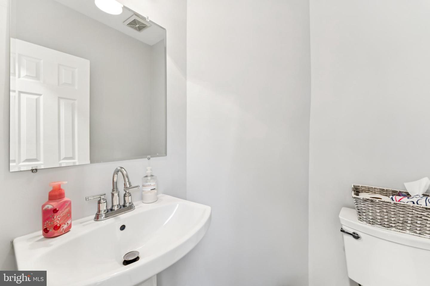 4026 NICHOLAS CT, FAIRFAX, Virginia 22033, 3 Bedrooms Bedrooms, ,3 BathroomsBathrooms,Residential,For sale,4026 NICHOLAS CT,VAFX2286996 MLS # VAFX2286996