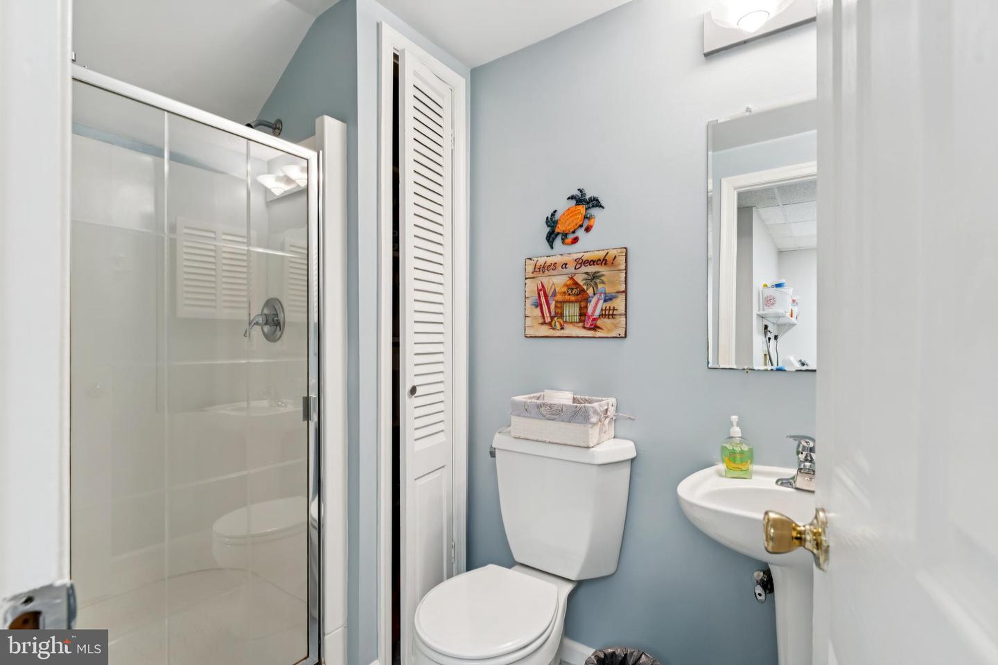 4026 NICHOLAS CT, FAIRFAX, Virginia 22033, 3 Bedrooms Bedrooms, ,3 BathroomsBathrooms,Residential,For sale,4026 NICHOLAS CT,VAFX2286996 MLS # VAFX2286996