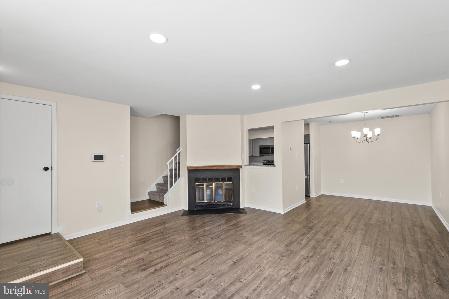 7614 JORDON HOLLOW CT, MANASSAS, Virginia 20109, 3 Bedrooms Bedrooms, 4 Rooms Rooms,2 BathroomsBathrooms,Residential,For sale,7614 JORDON HOLLOW CT,VAPW2111154 MLS # VAPW2111154