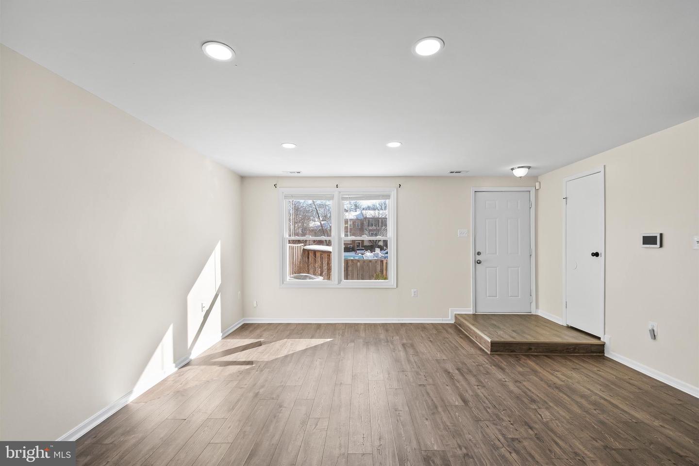 7614 JORDON HOLLOW CT, MANASSAS, Virginia 20109, 3 Bedrooms Bedrooms, 4 Rooms Rooms,2 BathroomsBathrooms,Residential,For sale,7614 JORDON HOLLOW CT,VAPW2111154 MLS # VAPW2111154