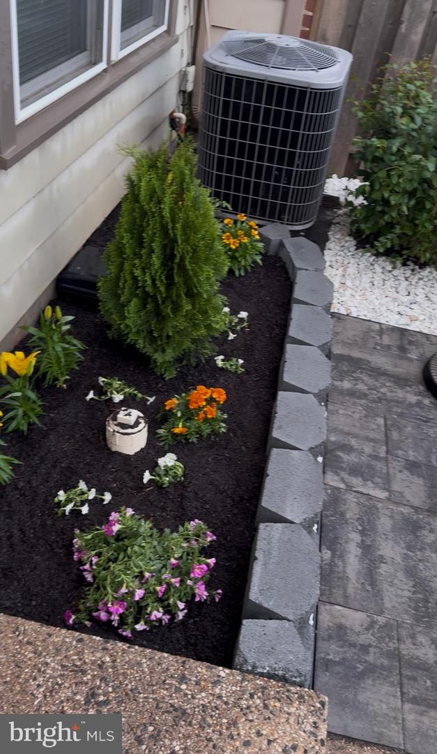 7614 JORDON HOLLOW CT, MANASSAS, Virginia 20109, 3 Bedrooms Bedrooms, 4 Rooms Rooms,2 BathroomsBathrooms,Residential,For sale,7614 JORDON HOLLOW CT,VAPW2111154 MLS # VAPW2111154