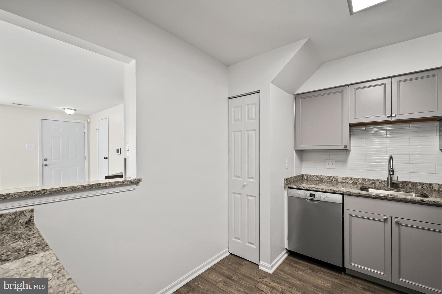 7614 JORDON HOLLOW CT, MANASSAS, Virginia 20109, 3 Bedrooms Bedrooms, 4 Rooms Rooms,2 BathroomsBathrooms,Residential,For sale,7614 JORDON HOLLOW CT,VAPW2111154 MLS # VAPW2111154