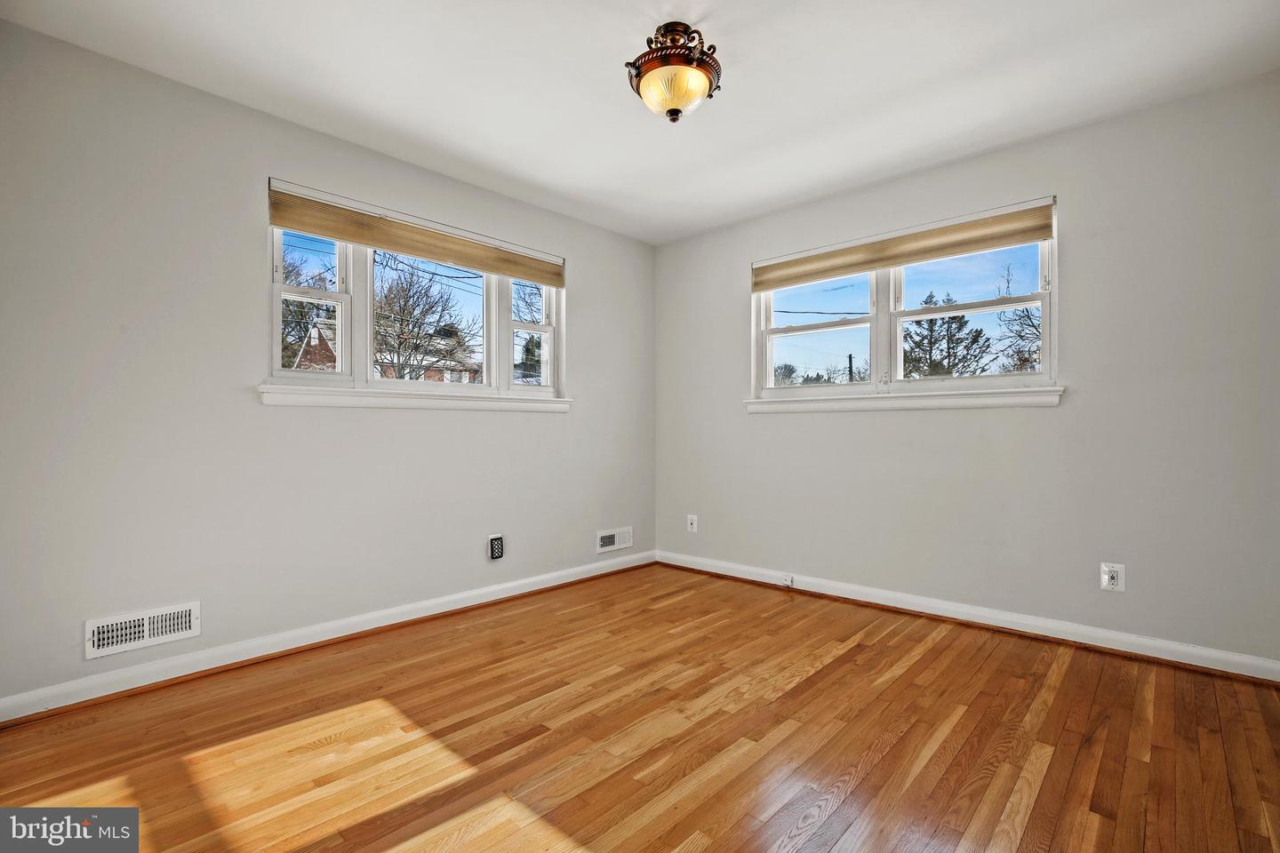 1445 NORTHGATE RD NW, WASHINGTON, District Of Columbia 20012, 3 Bedrooms Bedrooms, ,2 BathroomsBathrooms,Residential,For sale,1445 NORTHGATE RD NW,DCDC2243114 MLS # DCDC2243114