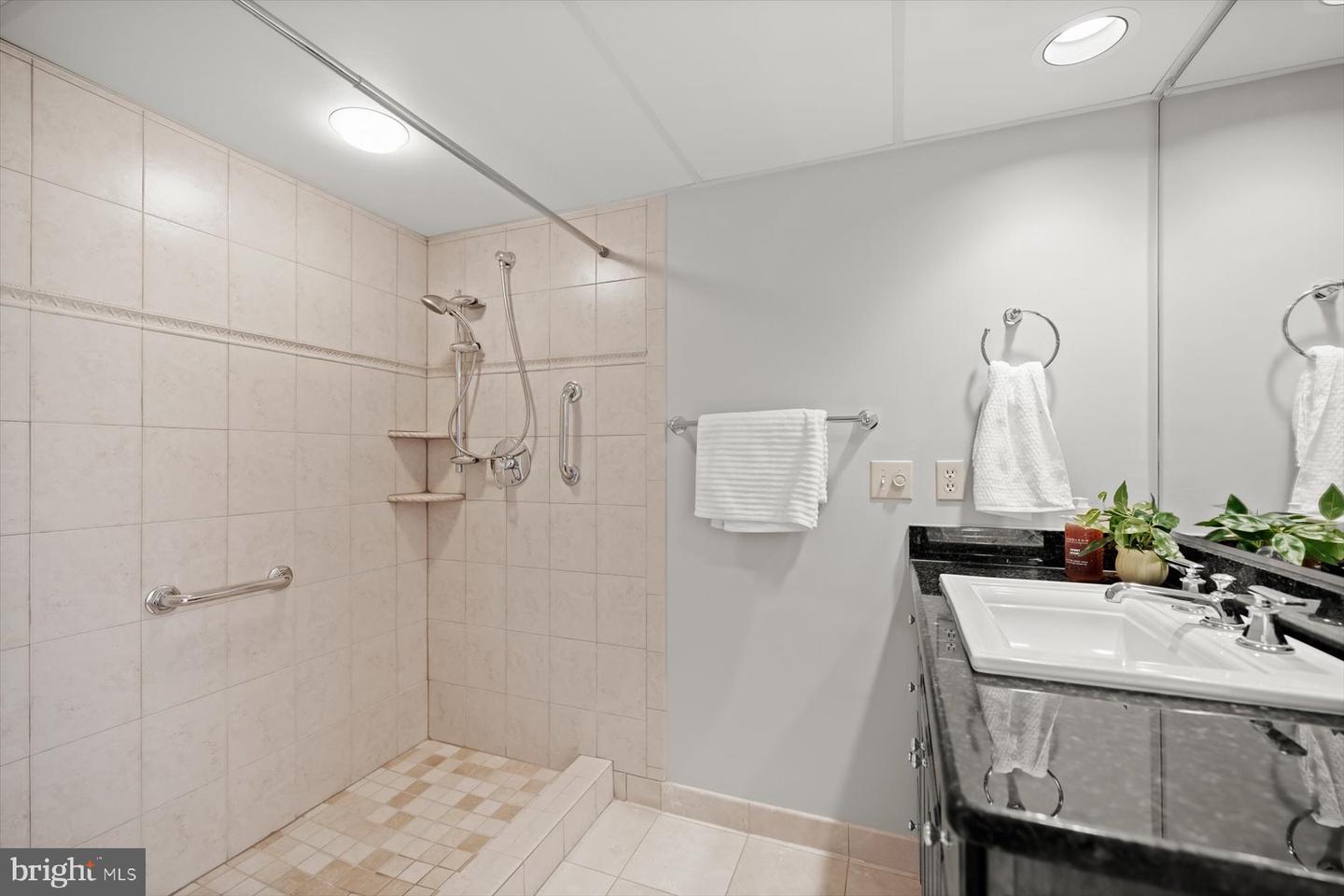 1276 N WAYNE ST N #1211, ARLINGTON, Virginia 22201, 2 Bedrooms Bedrooms, ,2 BathroomsBathrooms,Residential,For sale,1276 N WAYNE ST N #1211,VAAR2068144 MLS # VAAR2068144