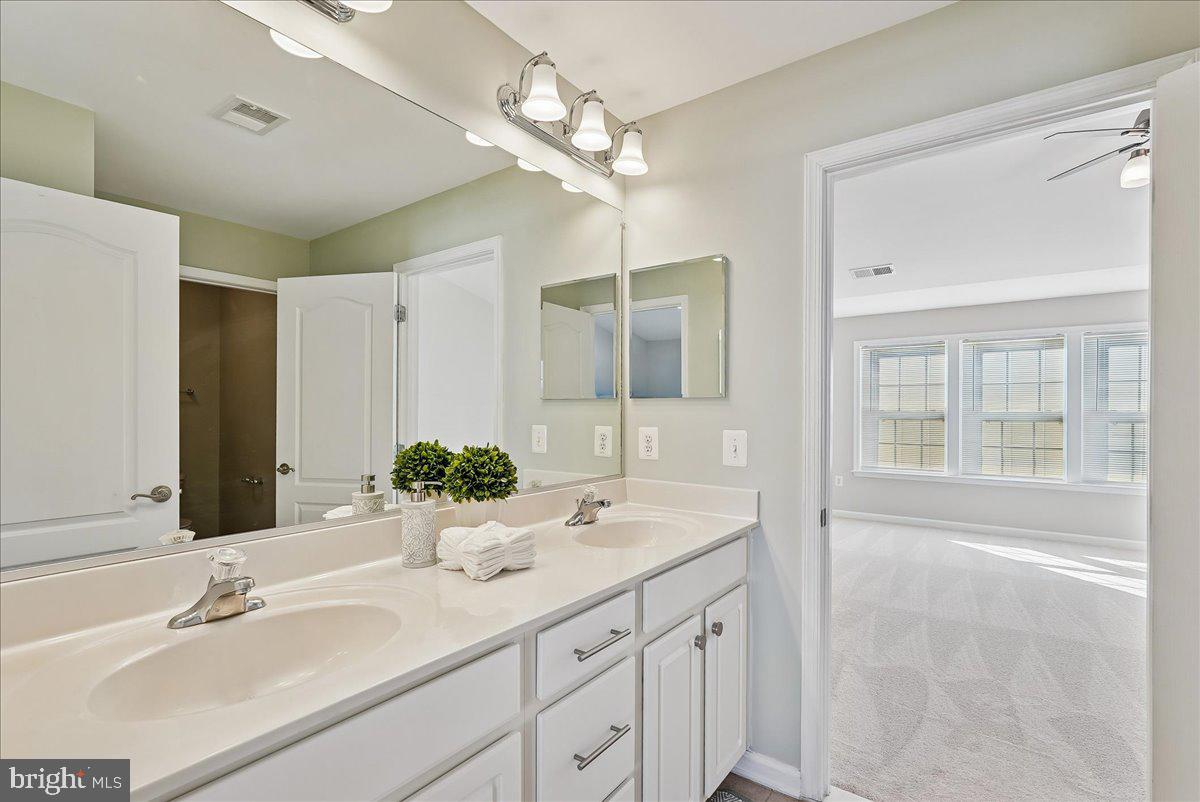 19390 COPPERMINE SQ, LEESBURG, Virginia 20176, 4 Bedrooms Bedrooms, ,3 BathroomsBathrooms,Residential,For sale,19390 COPPERMINE SQ,VALO2114680 MLS # VALO2114680