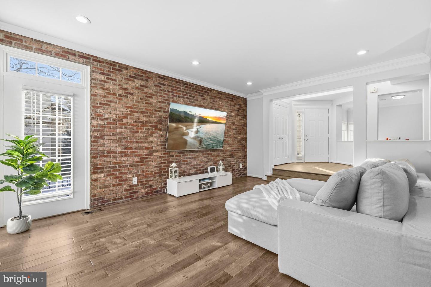 9800 BOLTON VILLAGE CT, FAIRFAX, Virginia 22032, 3 Bedrooms Bedrooms, ,3 BathroomsBathrooms,Residential,For sale,9800 BOLTON VILLAGE CT,VAFC2007712 MLS # VAFC2007712