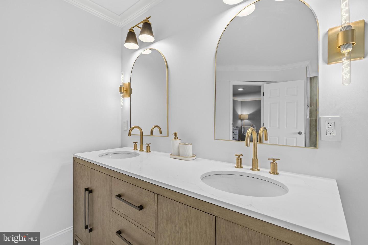 9800 BOLTON VILLAGE CT, FAIRFAX, Virginia 22032, 3 Bedrooms Bedrooms, ,3 BathroomsBathrooms,Residential,For sale,9800 BOLTON VILLAGE CT,VAFC2007712 MLS # VAFC2007712