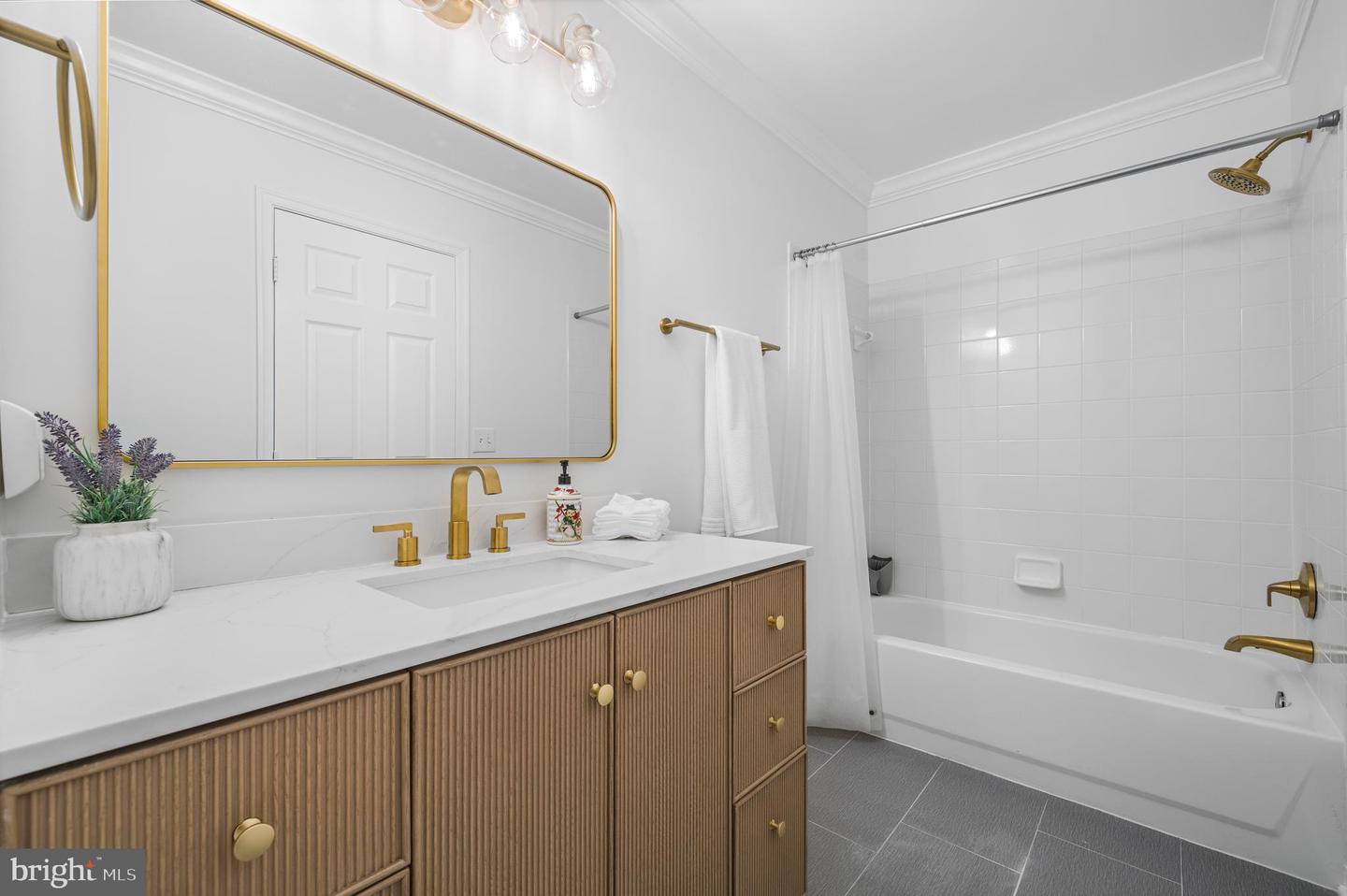 9800 BOLTON VILLAGE CT, FAIRFAX, Virginia 22032, 3 Bedrooms Bedrooms, ,3 BathroomsBathrooms,Residential,For sale,9800 BOLTON VILLAGE CT,VAFC2007712 MLS # VAFC2007712