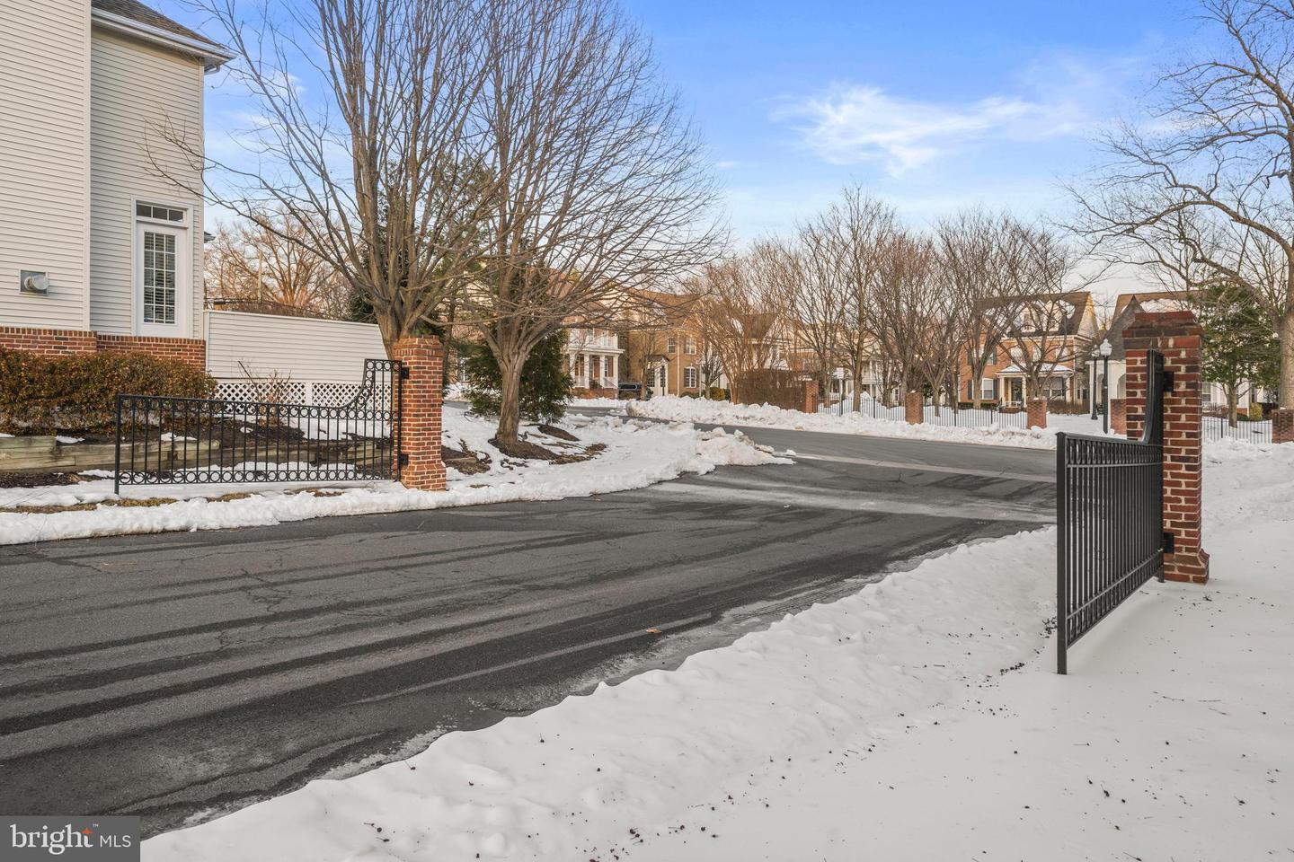 9800 BOLTON VILLAGE CT, FAIRFAX, Virginia 22032, 3 Bedrooms Bedrooms, ,3 BathroomsBathrooms,Residential,For sale,9800 BOLTON VILLAGE CT,VAFC2007712 MLS # VAFC2007712