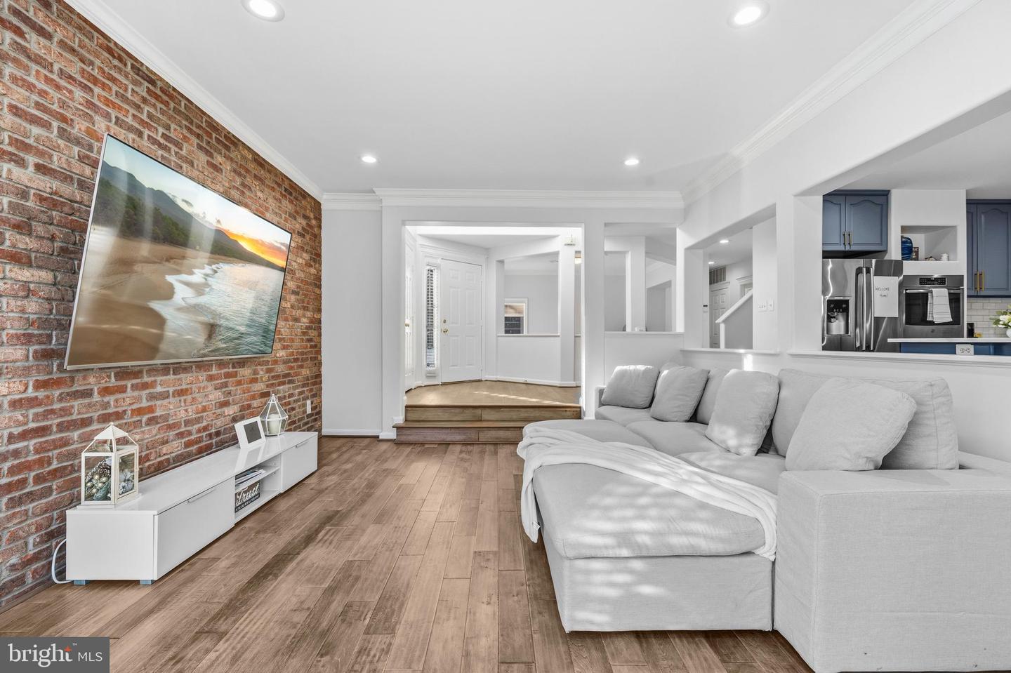 9800 BOLTON VILLAGE CT, FAIRFAX, Virginia 22032, 3 Bedrooms Bedrooms, ,3 BathroomsBathrooms,Residential,For sale,9800 BOLTON VILLAGE CT,VAFC2007712 MLS # VAFC2007712