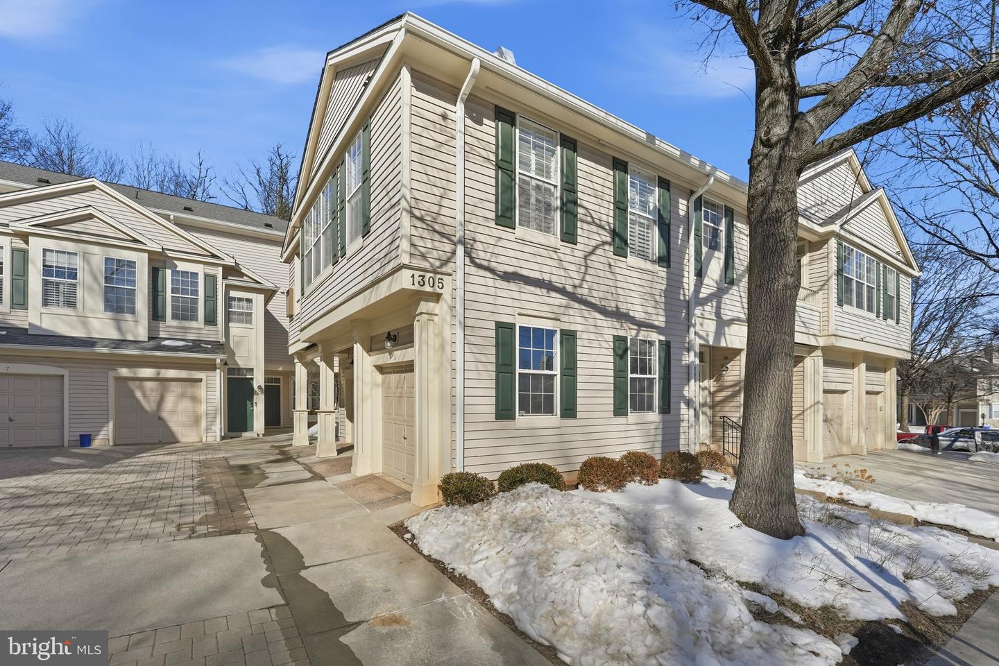 1305-O WINDLEAF DR, RESTON, Virginia 20194, 2 Bedrooms Bedrooms, ,2 BathroomsBathrooms,Residential,For sale,1305-O WINDLEAF DR,VAFX2287702 MLS # VAFX2287702