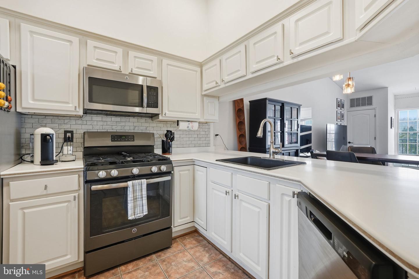 6940 FAIRFAX DR #406, ARLINGTON, Virginia 22213, 2 Bedrooms Bedrooms, ,2 BathroomsBathrooms,Residential,For sale,6940 FAIRFAX DR #406,VAAR2068230 MLS # VAAR2068230