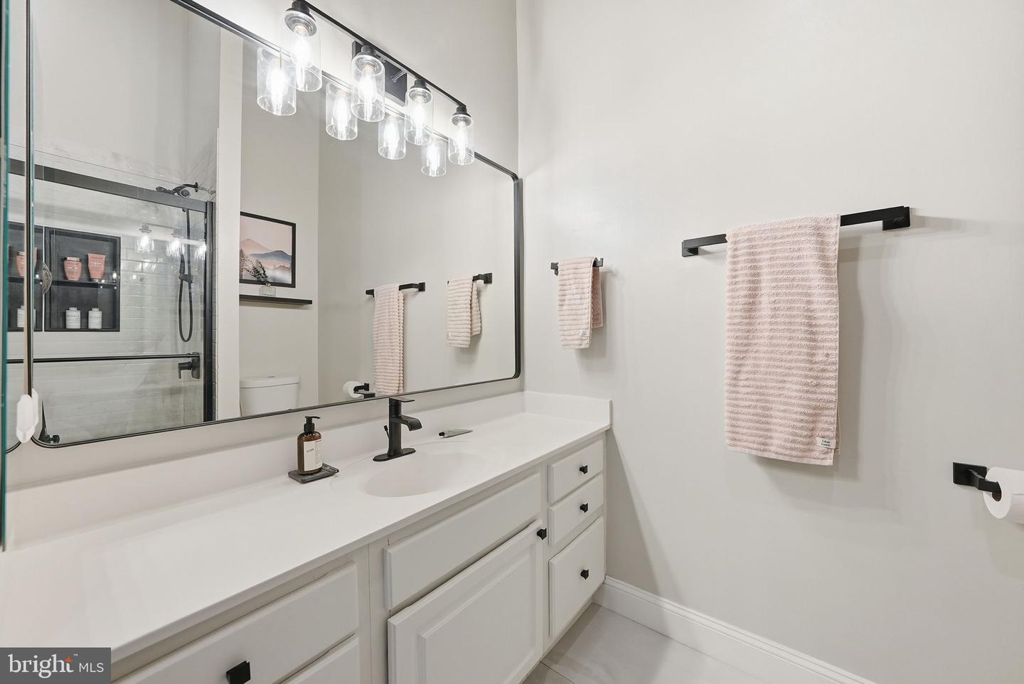 6940 FAIRFAX DR #406, ARLINGTON, Virginia 22213, 2 Bedrooms Bedrooms, ,2 BathroomsBathrooms,Residential,For sale,6940 FAIRFAX DR #406,VAAR2068230 MLS # VAAR2068230