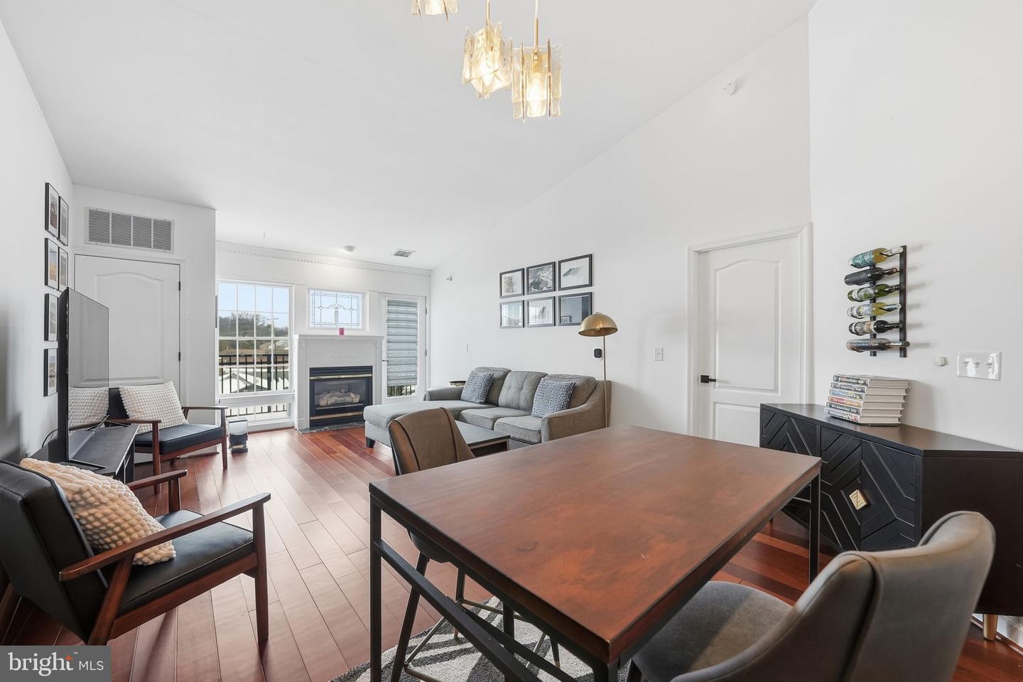 6940 FAIRFAX DR #406, ARLINGTON, Virginia 22213, 2 Bedrooms Bedrooms, ,2 BathroomsBathrooms,Residential,For sale,6940 FAIRFAX DR #406,VAAR2068230 MLS # VAAR2068230